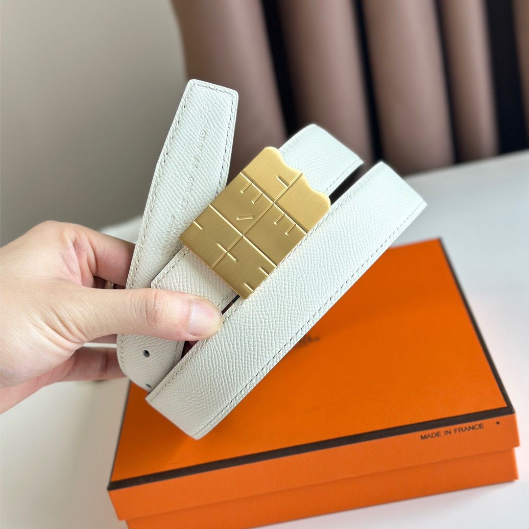 Hermes Typo Reversible Belt 32MM in White Epsom Calfskin - Image 4