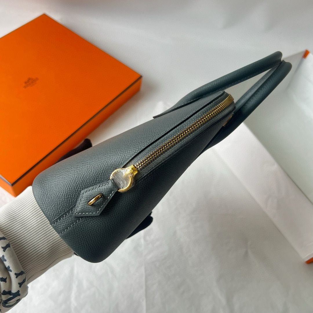 Hermes Bolide 1923 25 Handmade Bag in Vert Amande Epsom Calfskin - Image 4