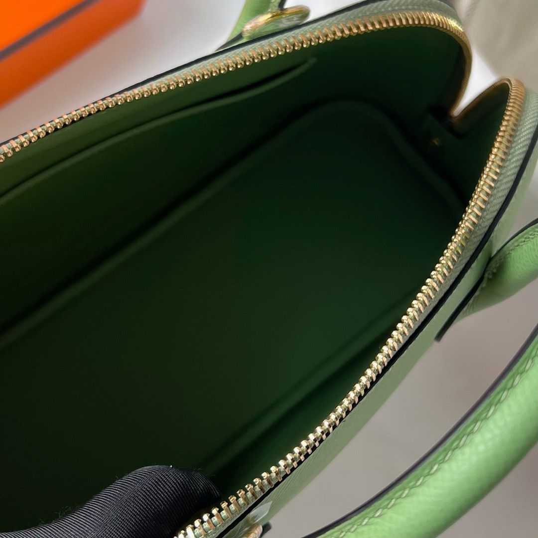 Hermes Bolide 1923 25 Handmade Bag In Vert Criquet Epsom Calfskin - Image 7