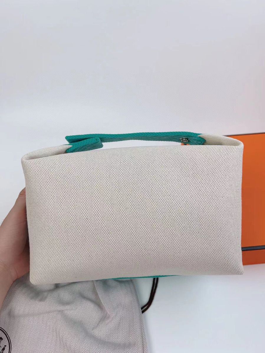 Hermes Bride-a-Brac Large Case in Ecru Canvas with Green Zigzag Motifs - Image 3