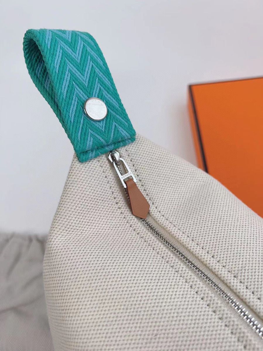 Hermes Bride-a-Brac Large Case in Ecru Canvas with Green Zigzag Motifs - Image 6