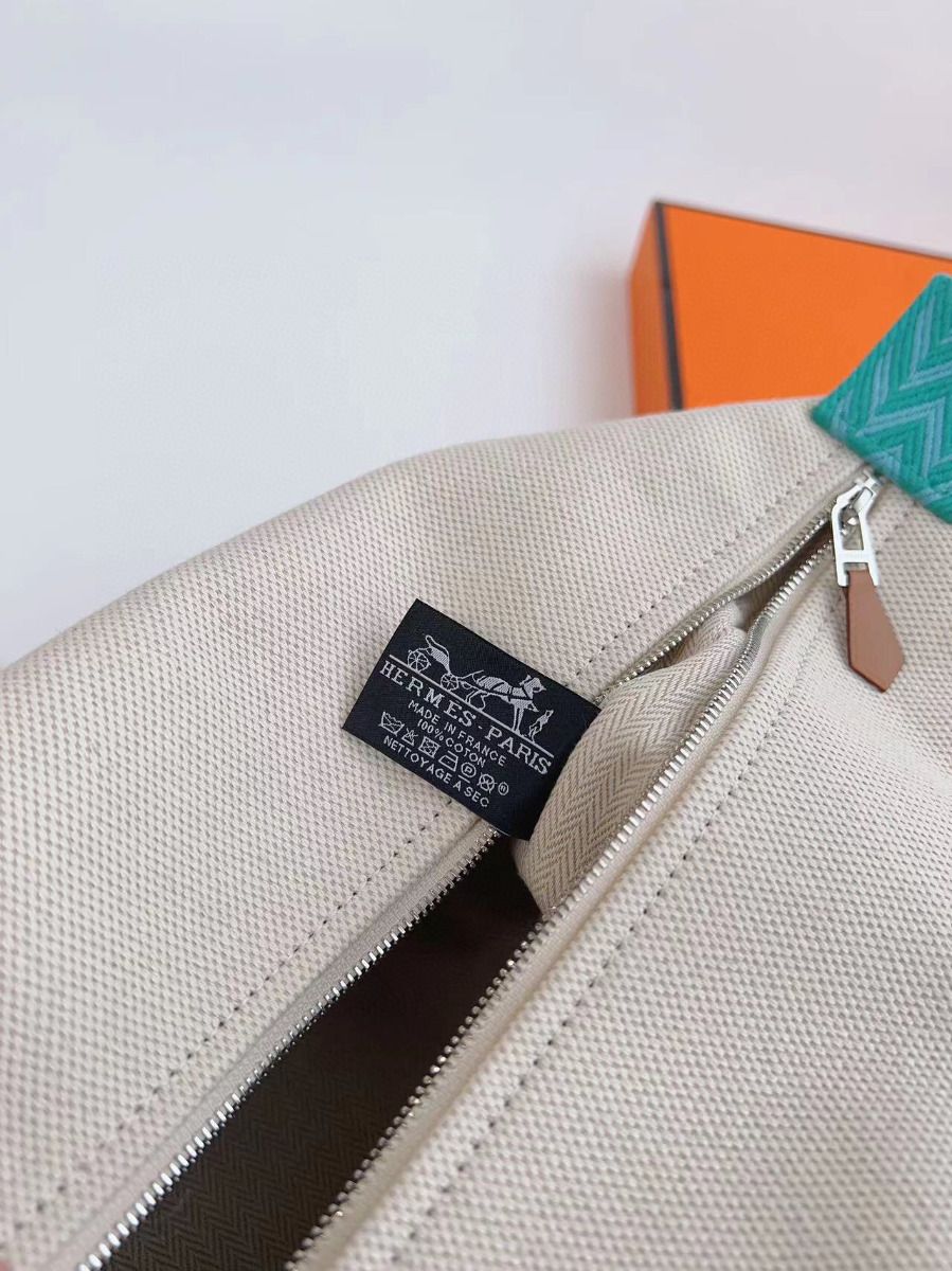 Hermes Bride-a-Brac Large Case in Ecru Canvas with Green Zigzag Motifs - Image 9