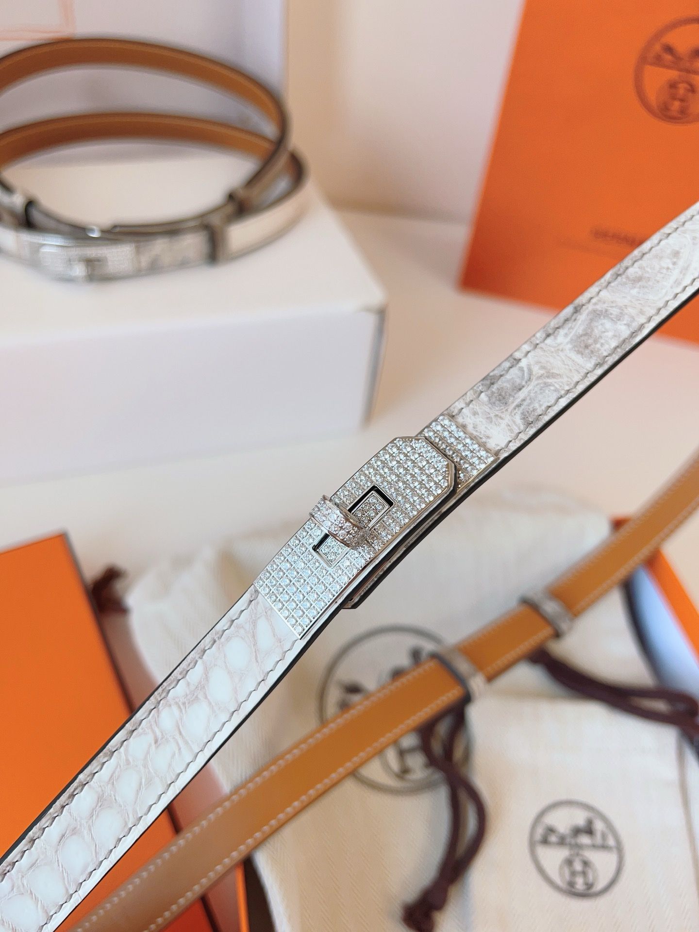 Hermes Kelly 18 Diamond Belt in Himalaya Niloticus Crocodile Leather - Image 9