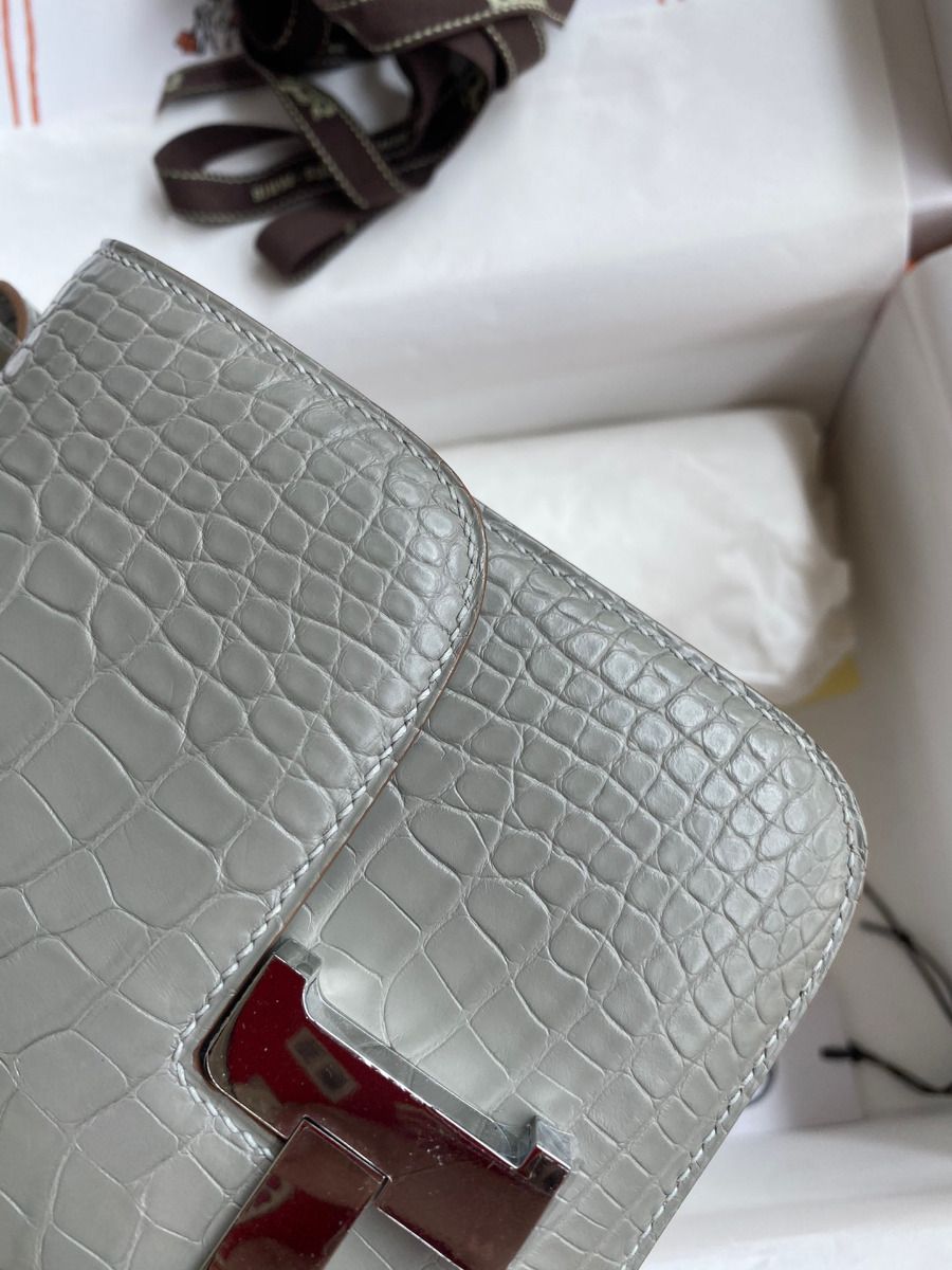 Hermes Constance 18 Handmade Bag In Grey Matte Alligator Leather - Image 5