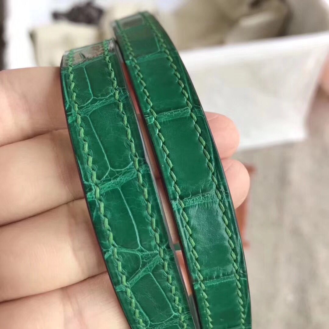 Hermes Constance 24 Handmade Bag In Green Niloticus Crocodile - Image 5