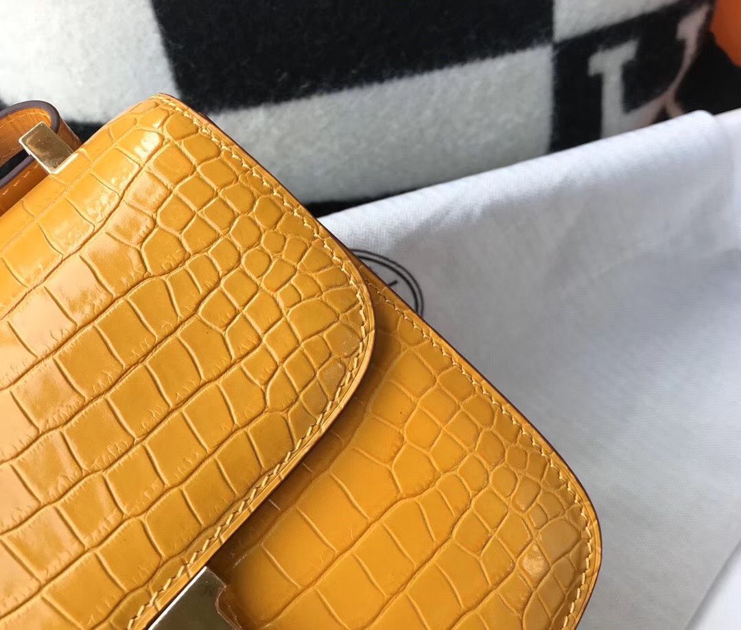 Hermes Constance 24cm Bag In Yellow Embossed Crocodile - Image 6