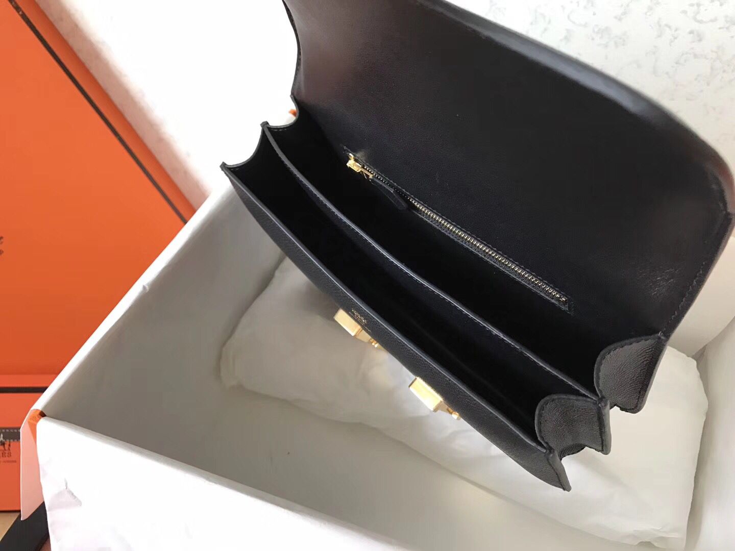 Hermes Constance 24 Handmade Bag In Black Epsom Leather - Image 8