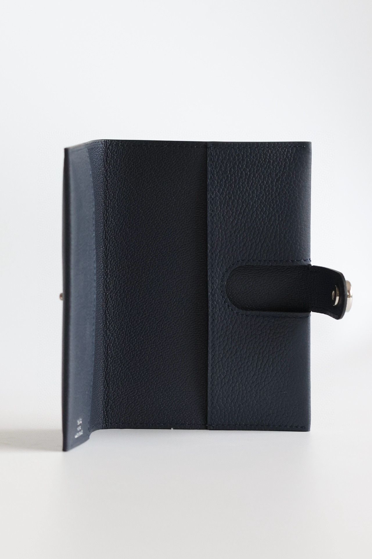 Hermes R.M.S Passport Holder in Blue Nuit Evercolor Calfskin - Image 8