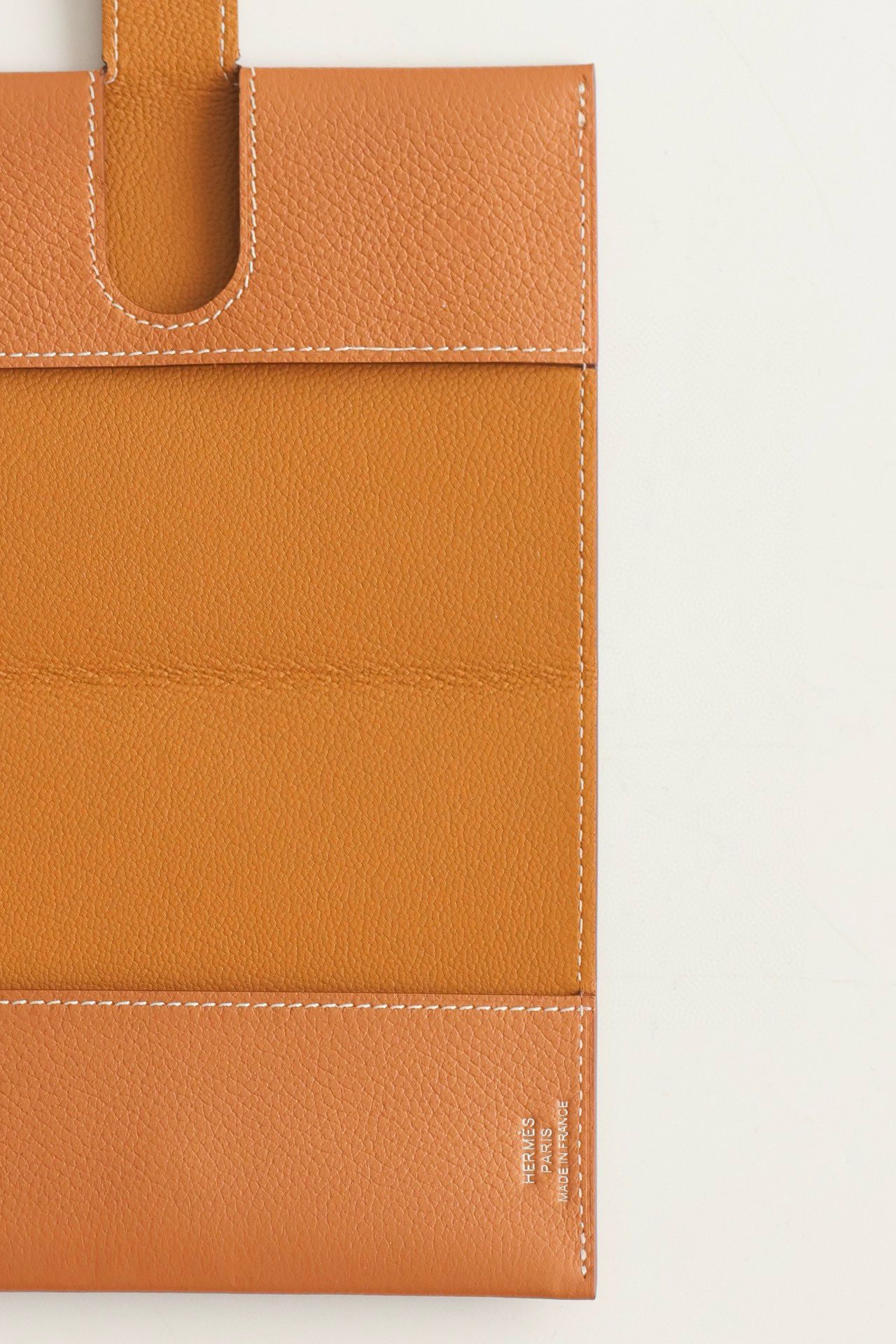 Hermes R.M.S Passport Holder in Gold Evercolor Calfskin - Image 5