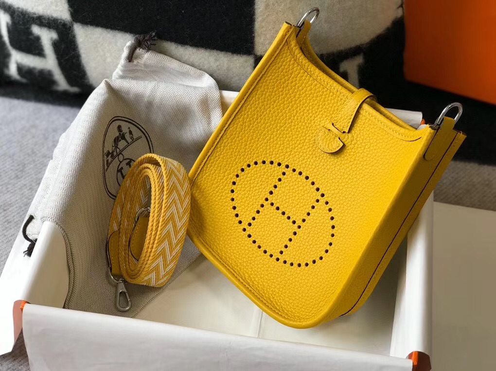 Hermes Evelyne III TPM Bag In Yellow Clemence Leather - Image 4