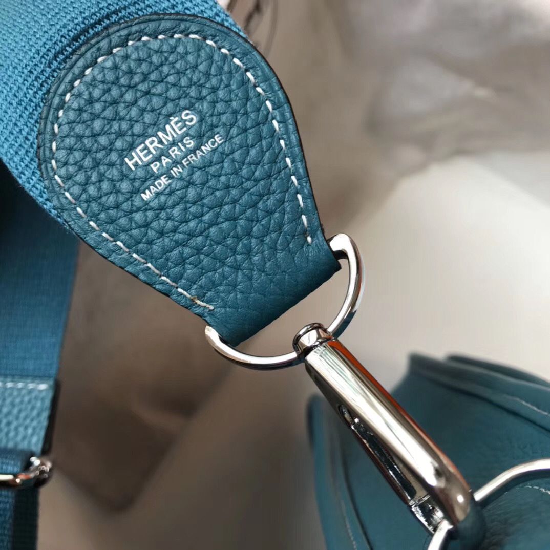 Hermes Evelyne III 29 PM Bag In Blue Jean Clemence Leather - Image 3