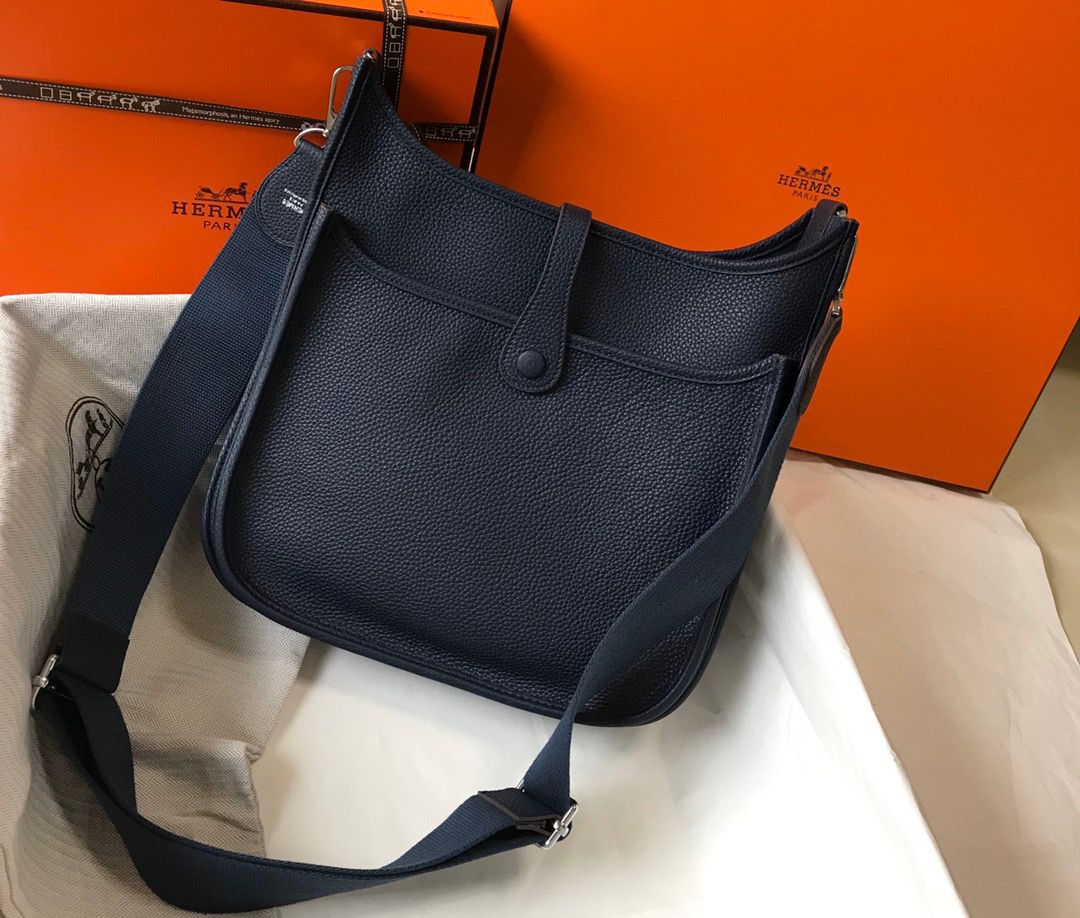 Hermes Evelyne III 29 PM Bag In Dark Blue Clemence Leather - Image 4