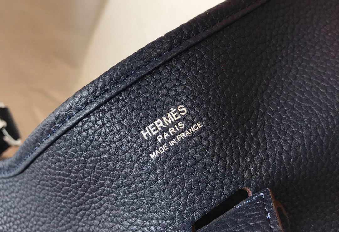 Hermes Evelyne III 29 PM Bag In Dark Blue Clemence Leather - Image 7