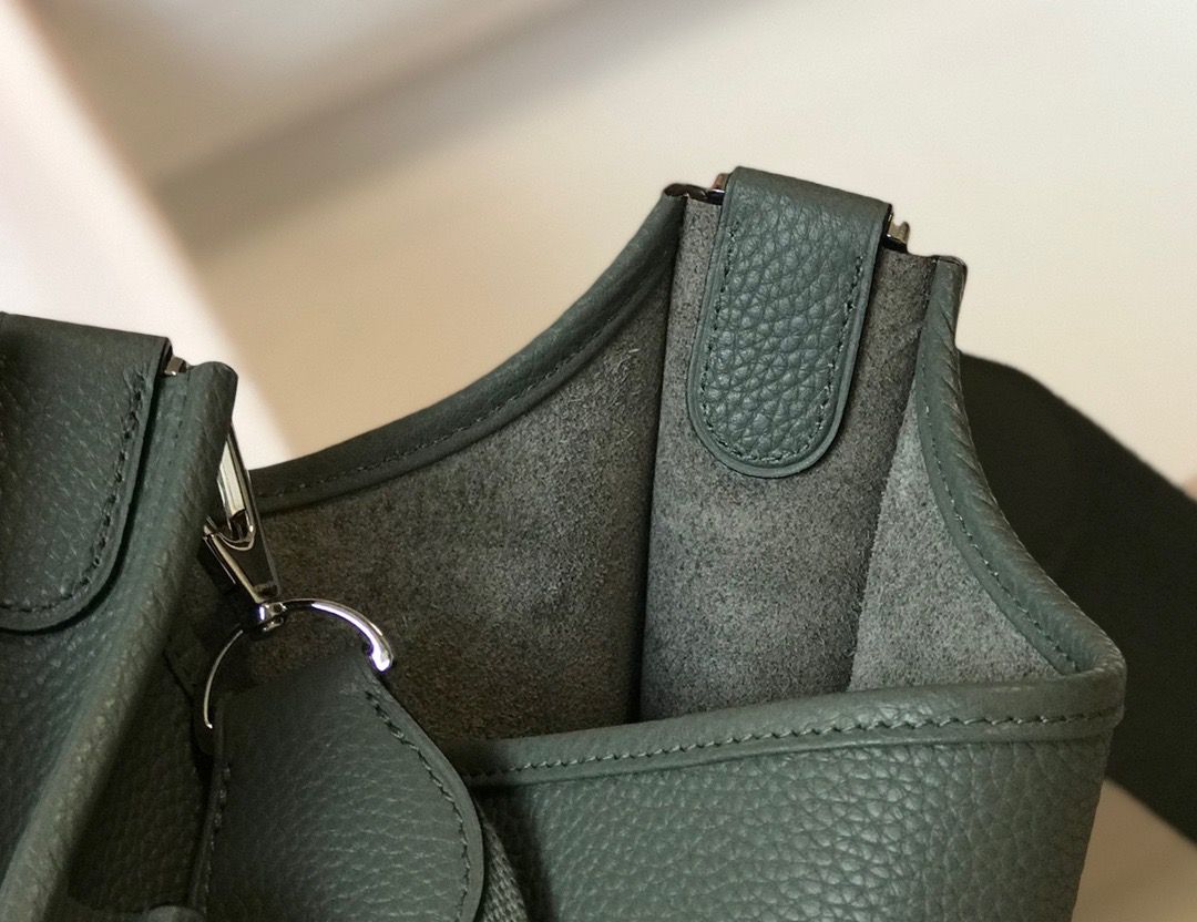 Hermes Evelyne III 29 PM Bag In Vert Amande Clemence Leather - Image 10
