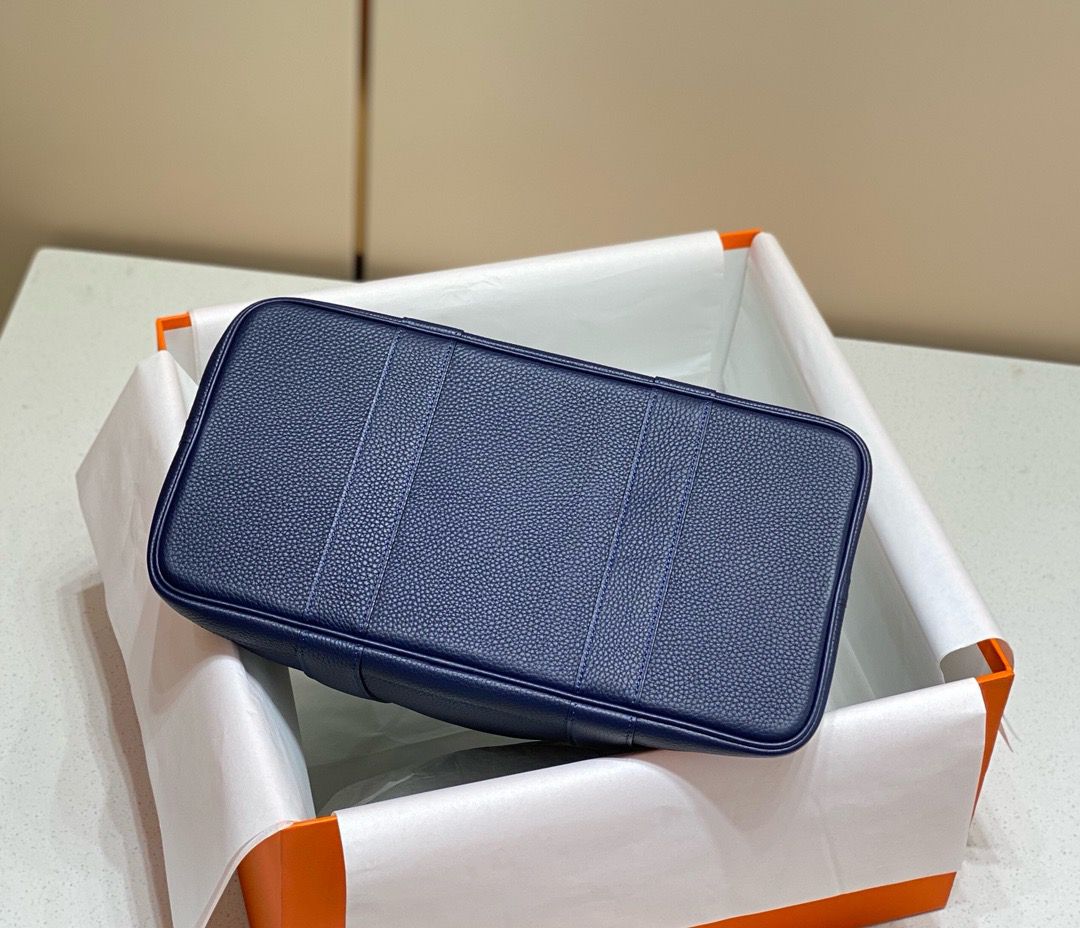 Hermes Garden Party 36 Bag In Blue Saphir Clemence Leather - Image 6