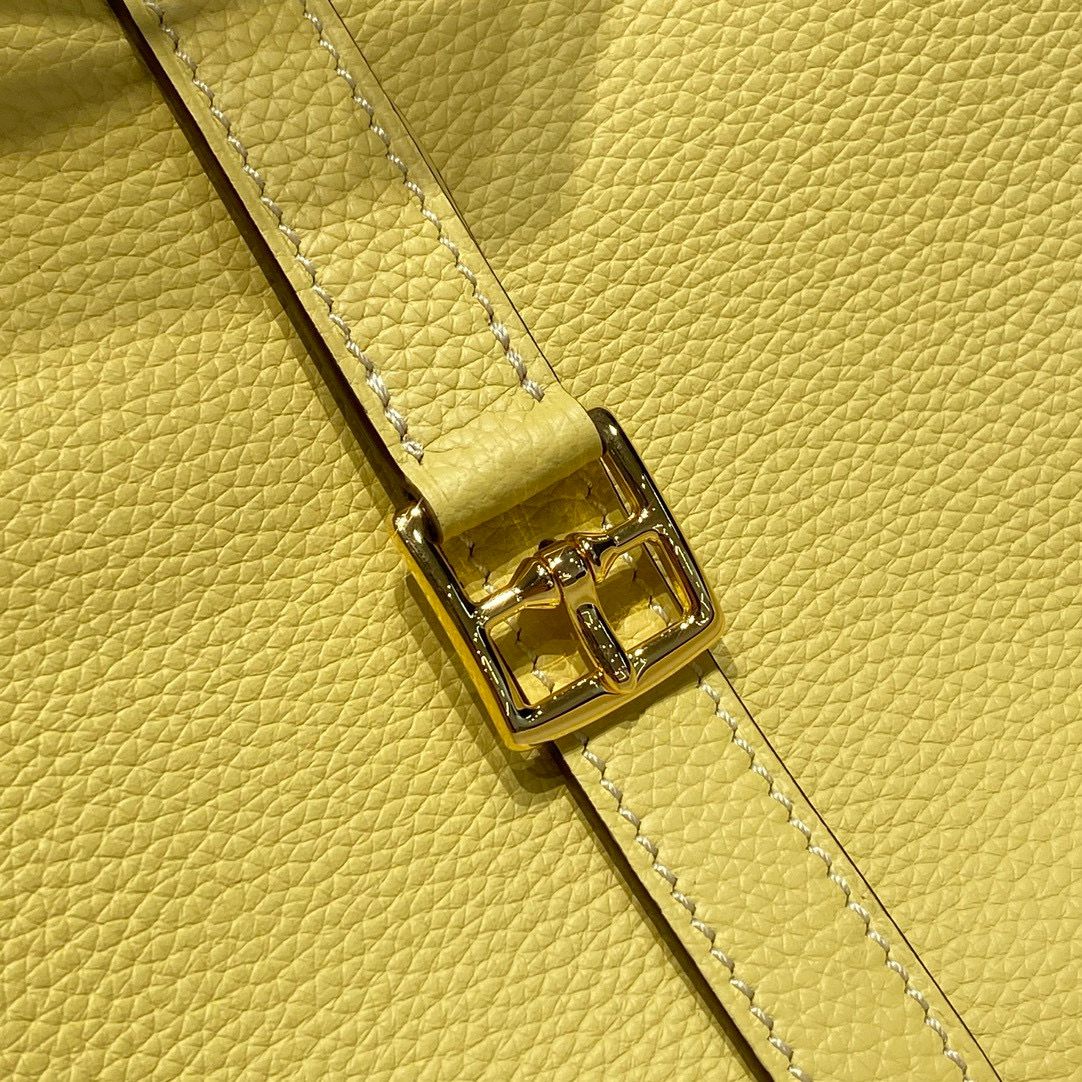 Hermes Halzan 25 Bag in Jaune Poussin Clemence Leather - Image 5