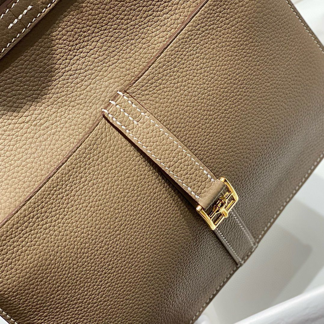 Hermes Halzan 25 Bag in Taupe Clemence Leather - Image 6