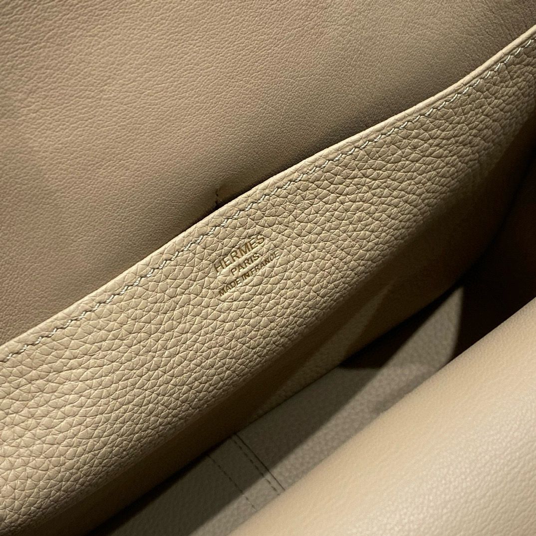 Hermes Halzan 25 Bag in Trench Clemence Leather - Image 7