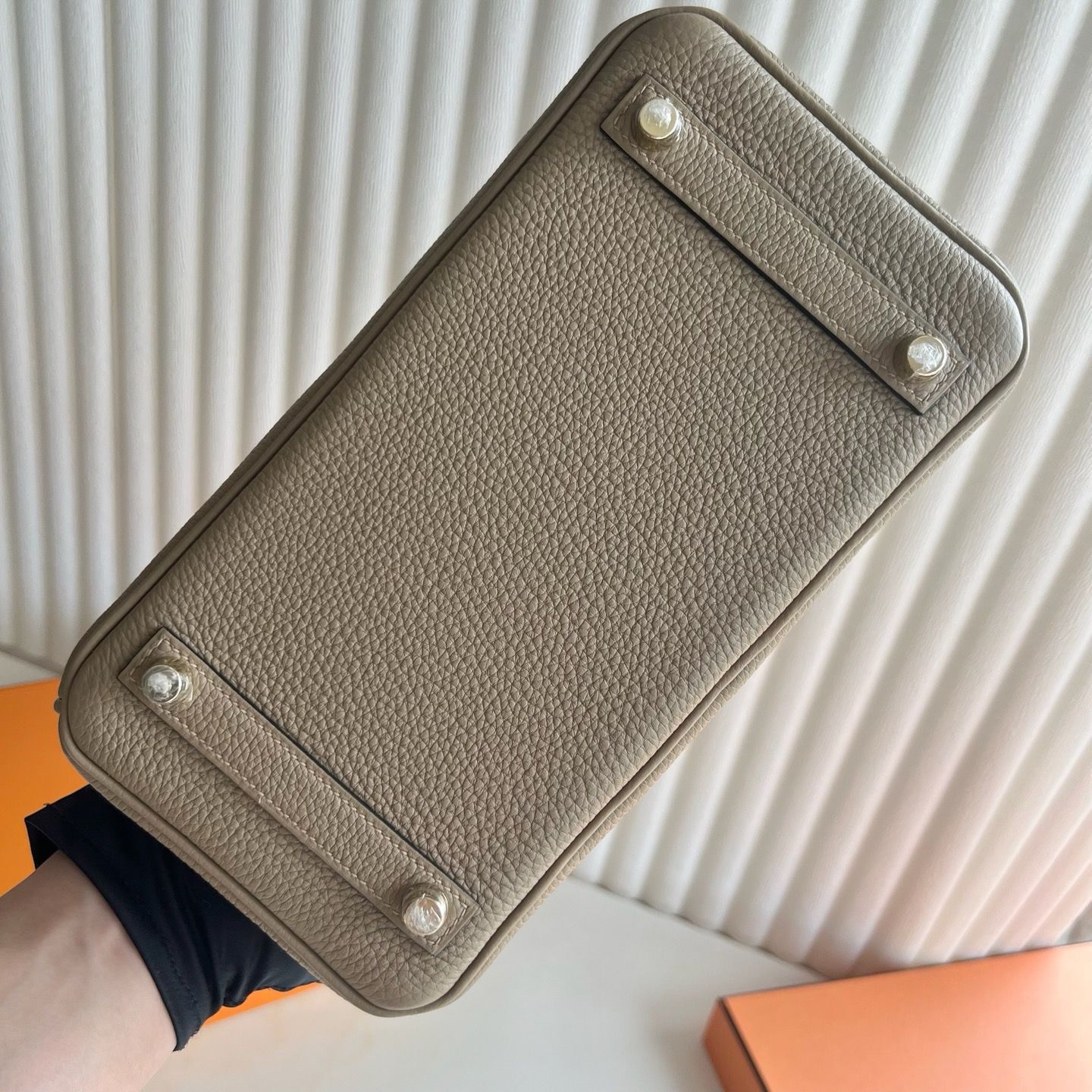 Hermes Birkin 25 Retourne Handmade Bag in Beige Marfa Clemence Leather - Image 10