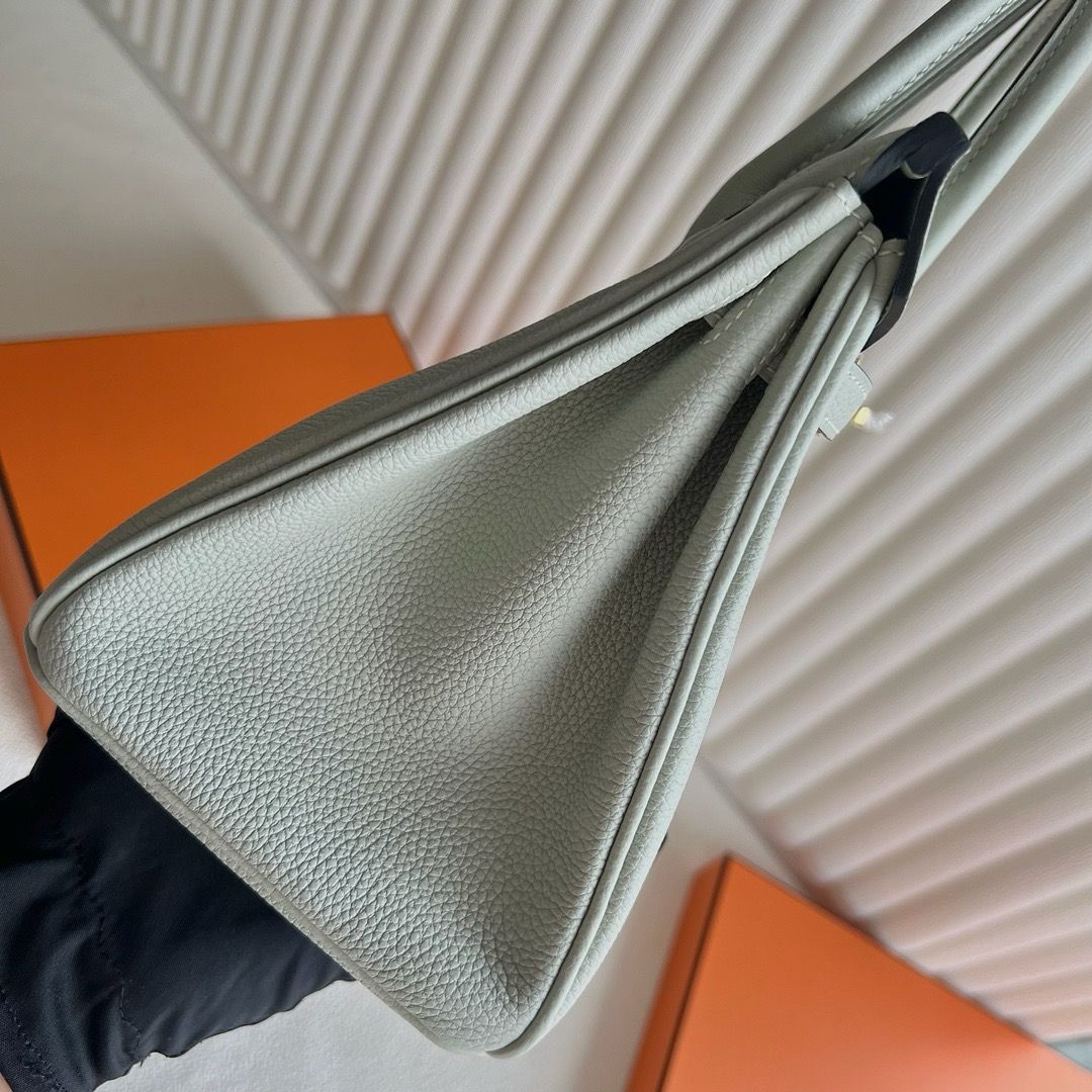 Hermes Birkin 25 Retourne Handmade Bag in Gris Neve Clemence Leather - Image 4