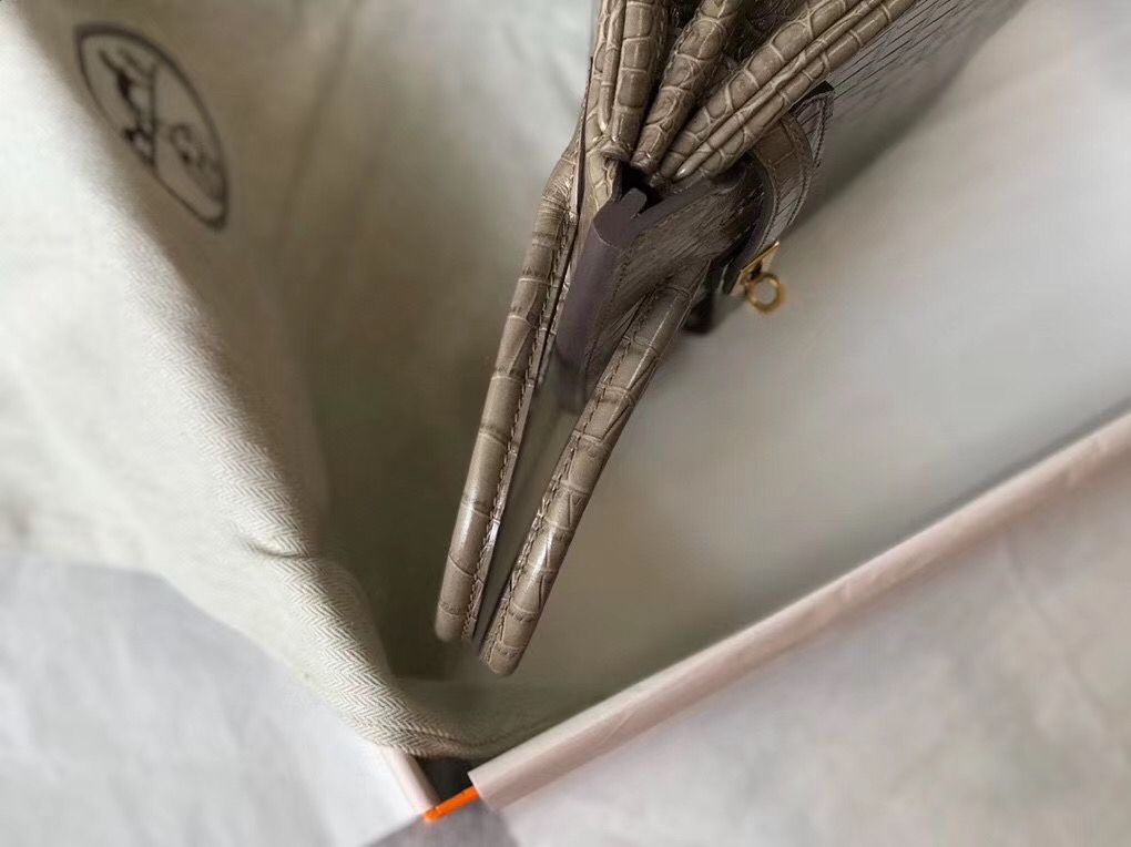 Hermes Birkin 25cm Bag In Taupe Embossed Crocodile Leather - Image 4