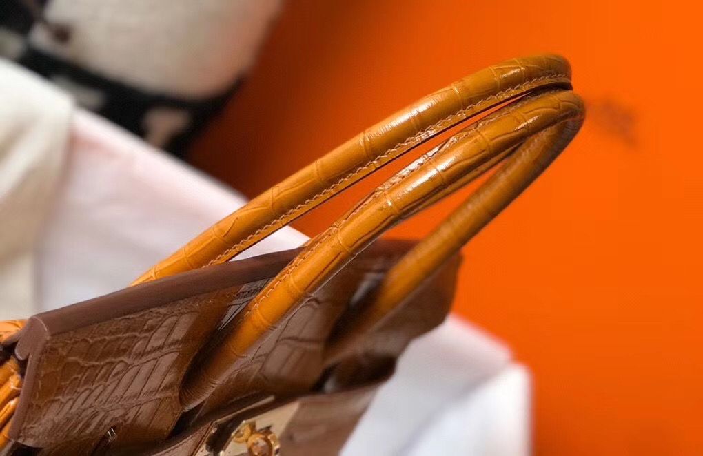 Hermes Birkin 30cm Bag In Gold Embossed Crocodile Leather - Image 4