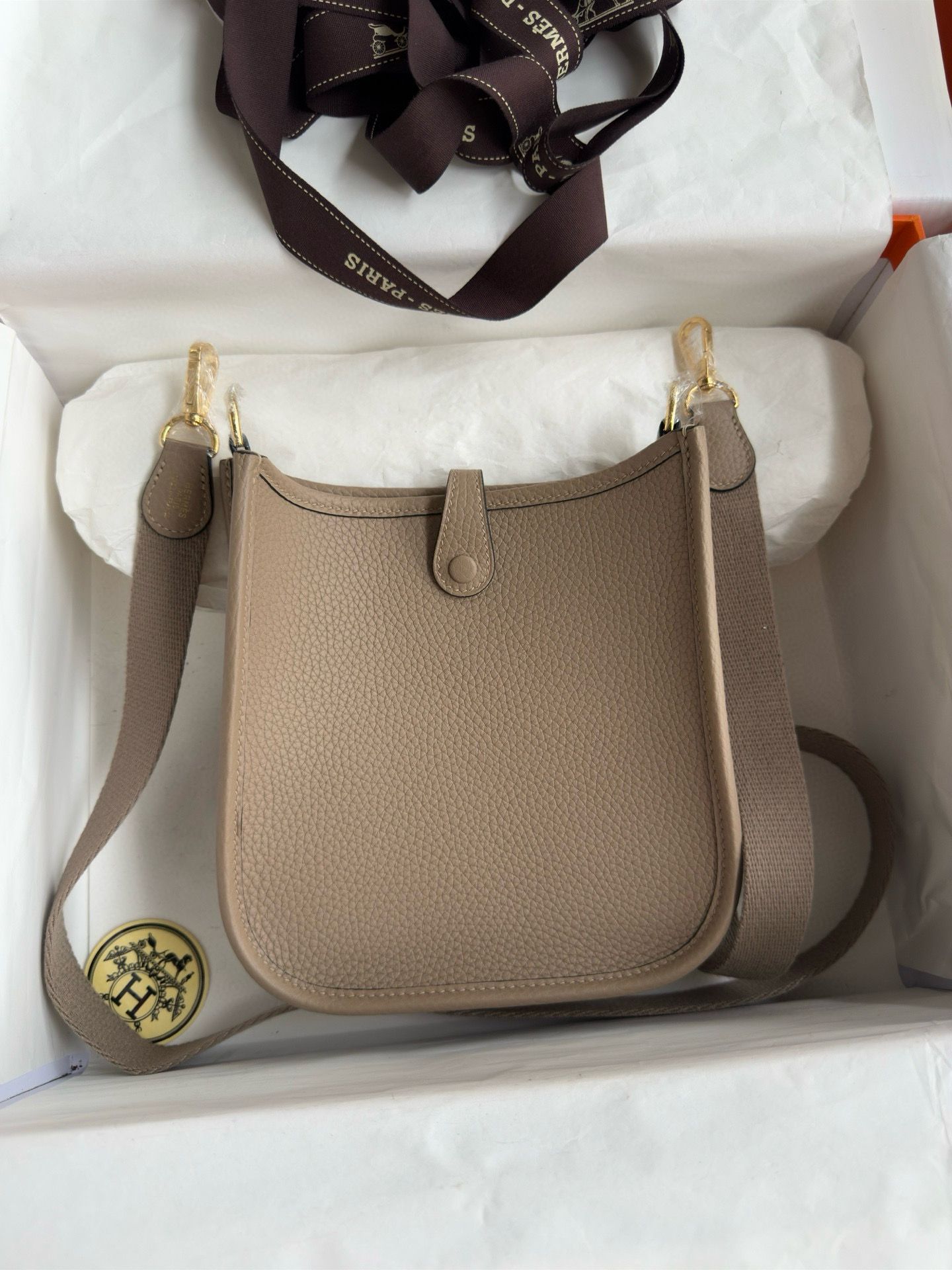 Hermes Evelyne Mini Handmade Bag in Gris Tourterelle Clemence Leather - Image 3