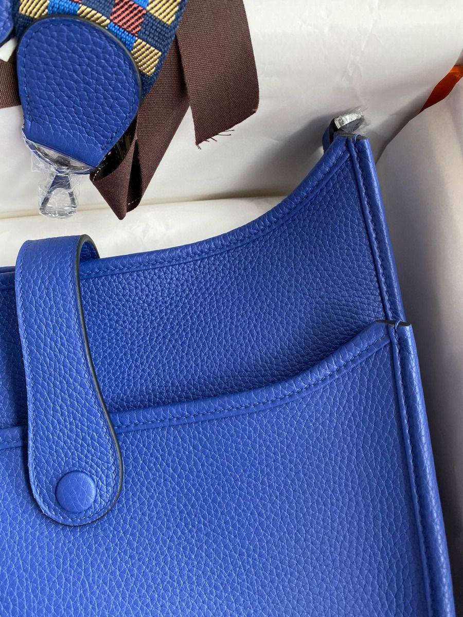Hermes Evelyne III PM 29 Handmade Bag in Blue Electric Clemence Leather - Image 5