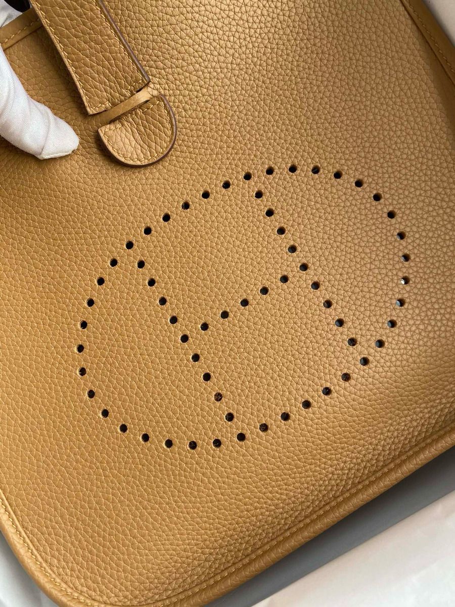 Hermes Evelyne III PM 29 Handmade Bag in Biscuit Clemence Leather - Image 8