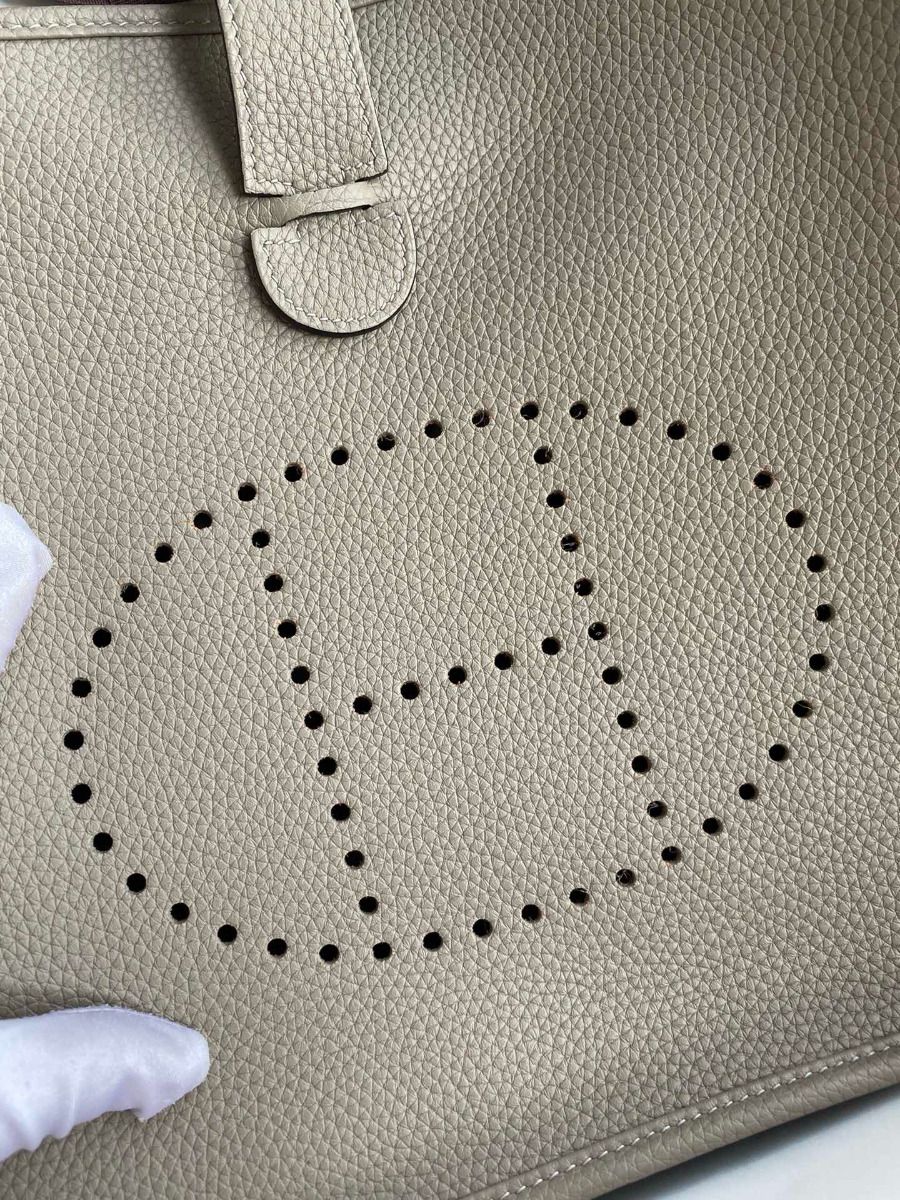 Hermes Evelyne III PM 29 Handmade Bag in Gris Asphalt Clemence Leather - Image 4