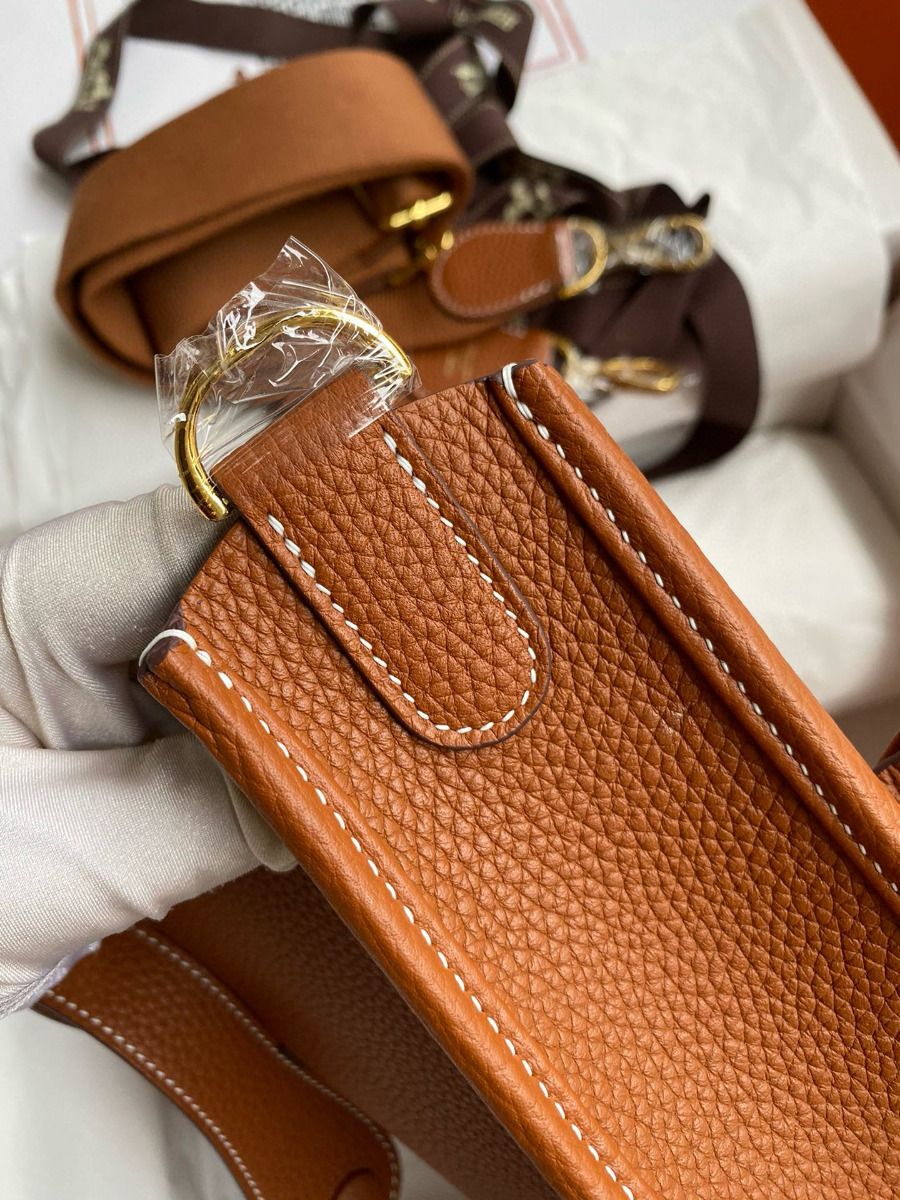 Hermes Evelyne III PM 29 Handmade Bag in Gold Clemence Leather - Image 9