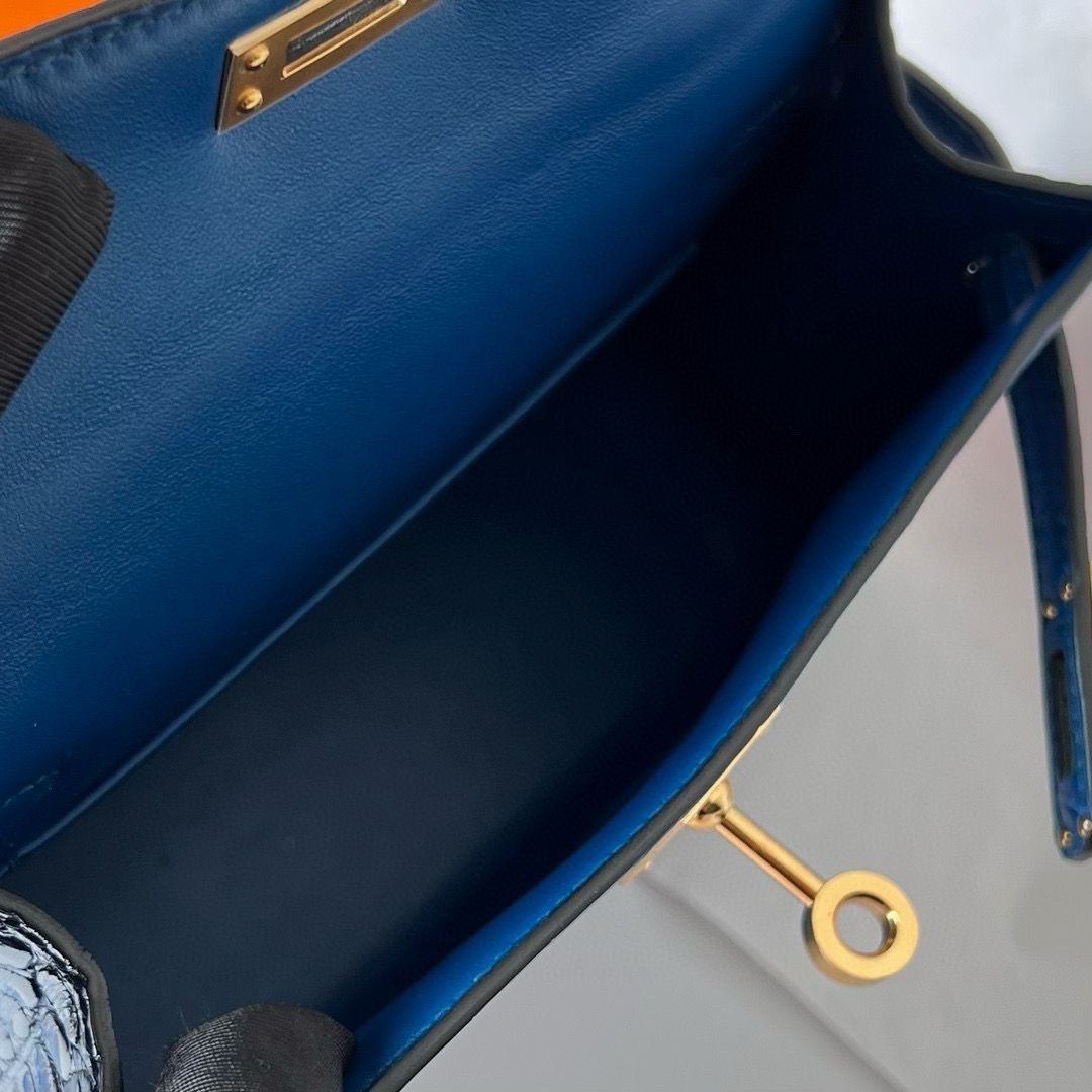 Hermes Kelly Mini II Sellier Handmade Bag in Mykonos Shiny Alligator Leather - Image 10