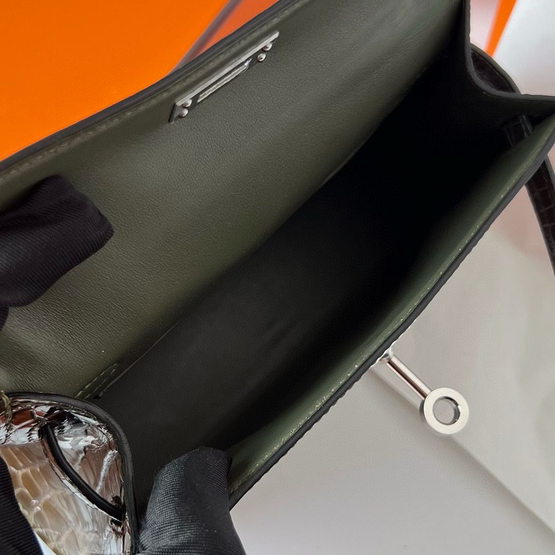 Hermes Kelly Mini II Sellier Handmade Bag in Olive Green Shiny Alligator Leather - Image 9