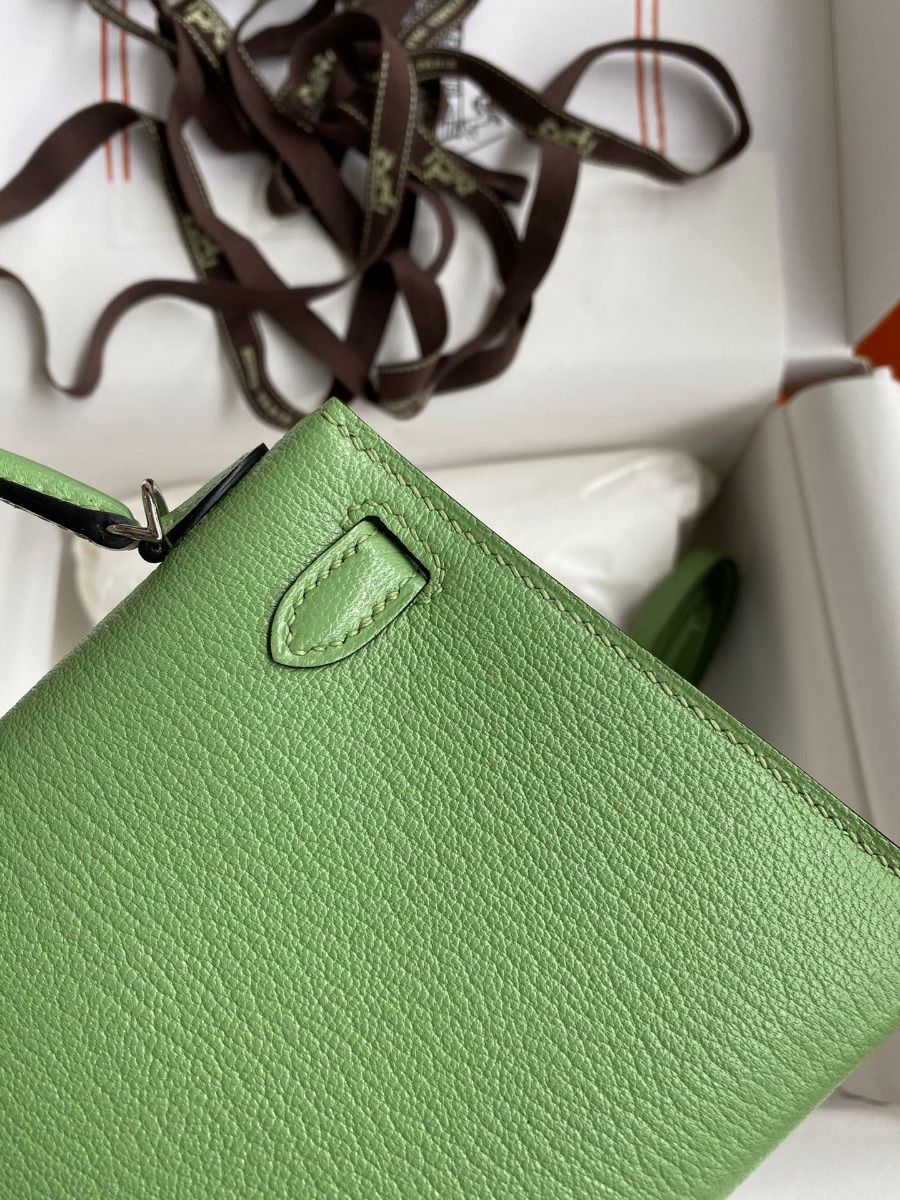 Hermes Kelly Mini II Sellier Handmade Bag In Vert Criquet Chevre Mysore Leather - Image 6