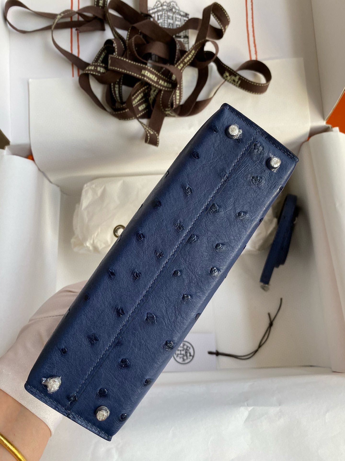 Hermes Kelly Mini II Sellier Handmade Bag In Blue Iris Ostrich Leather - Image 4