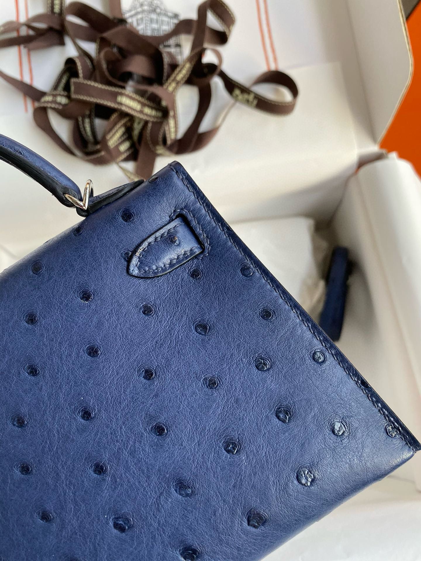 Hermes Kelly Mini II Sellier Handmade Bag In Blue Iris Ostrich Leather - Image 6