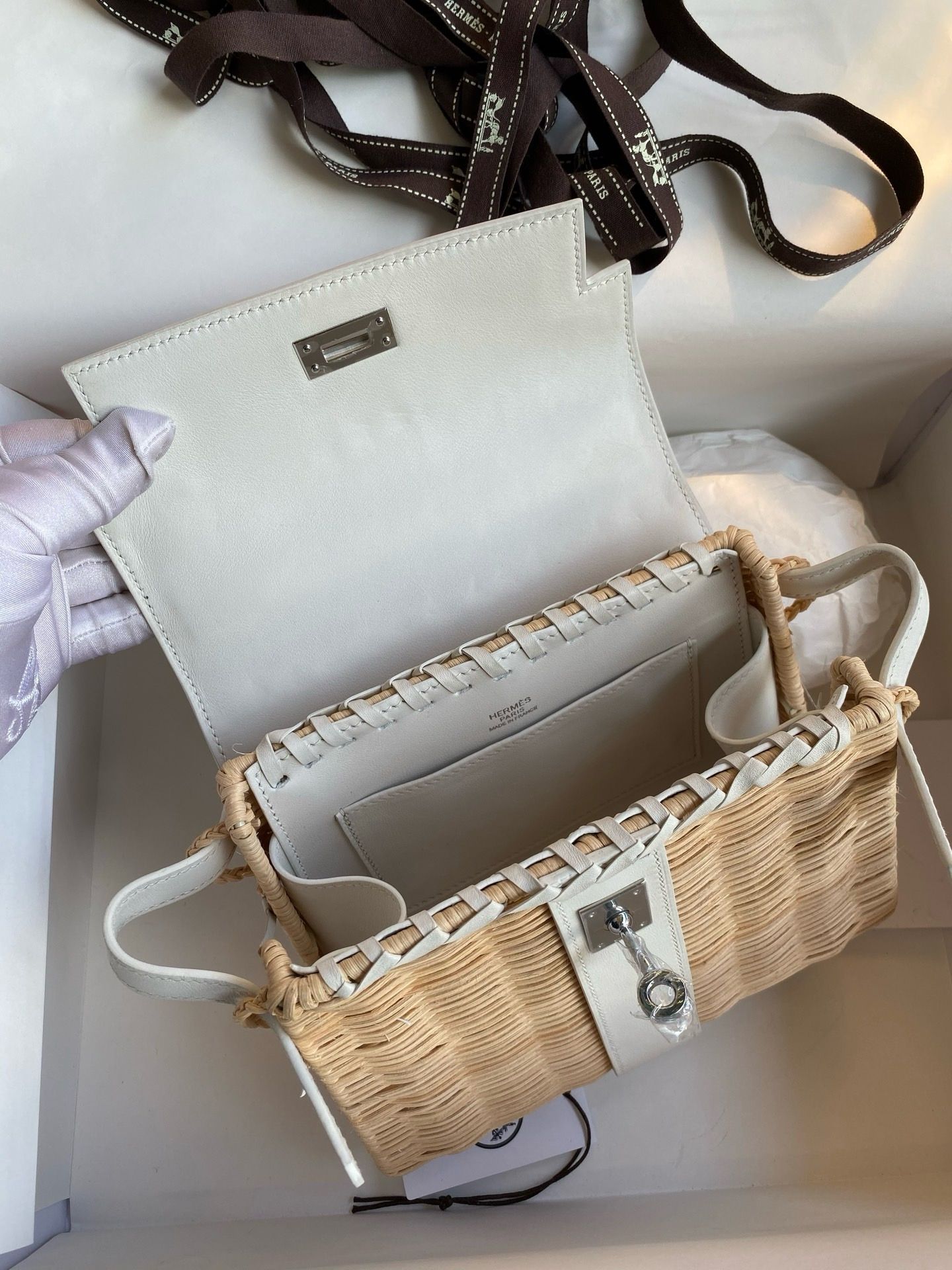 Hermes Picnic Kelly Mini 20 Bag in Wicker and White Swift Calfskin - Image 6