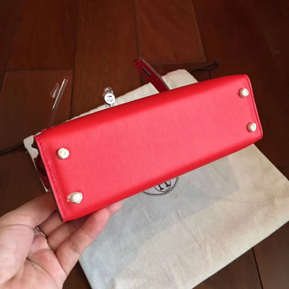 Hermes Kelly Mini II Handmade Bag In Red Swift Calfskin - Image 6
