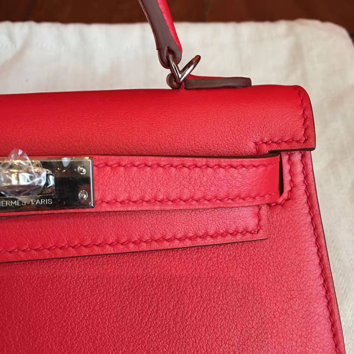 Hermes Kelly Mini II Handmade Bag In Red Swift Calfskin - Image 8