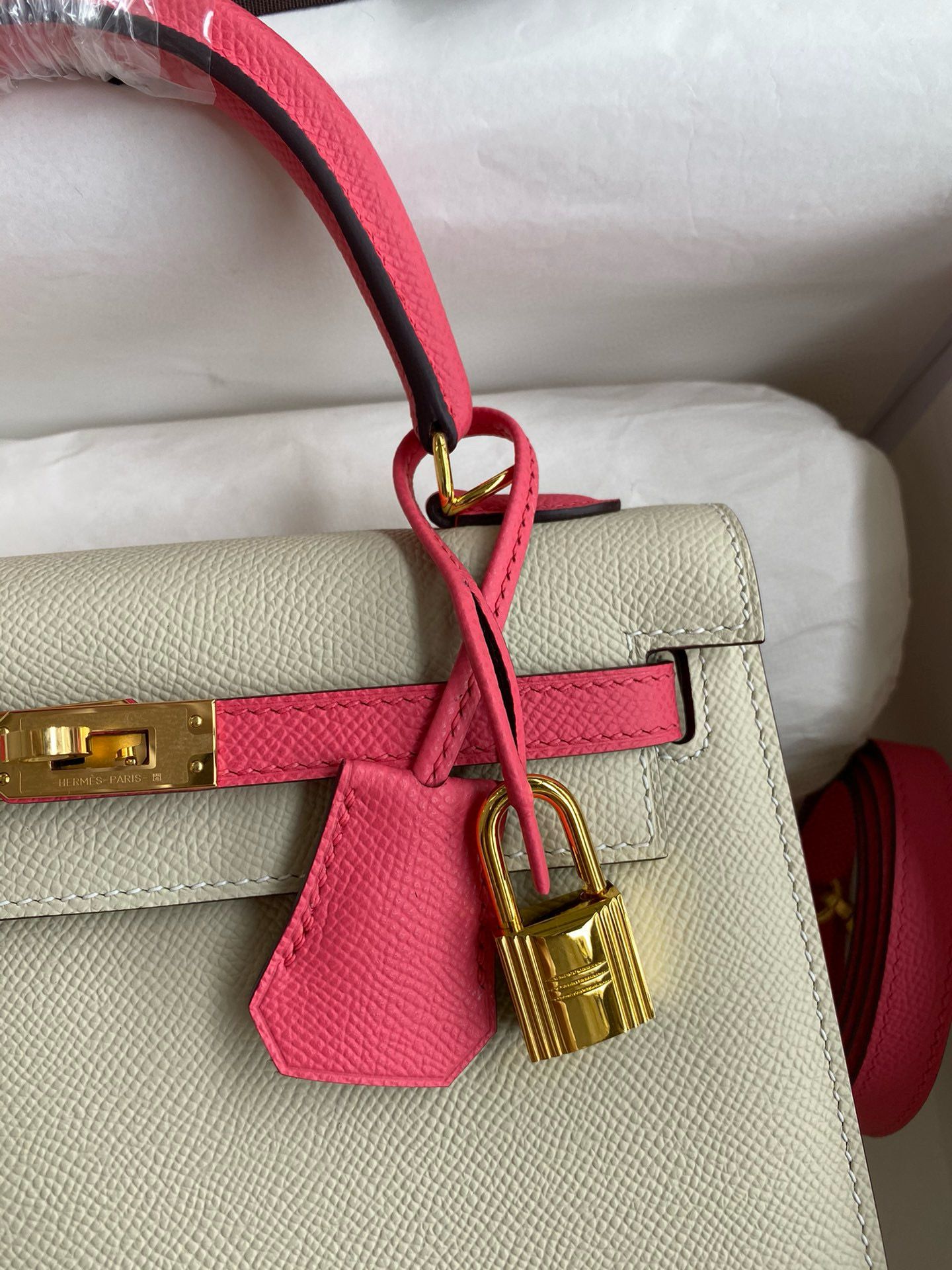 Hermes HSS Kelly Sellier 25 Bag in Craie and Rose Lipstick Epsom Calfskin - Image 4
