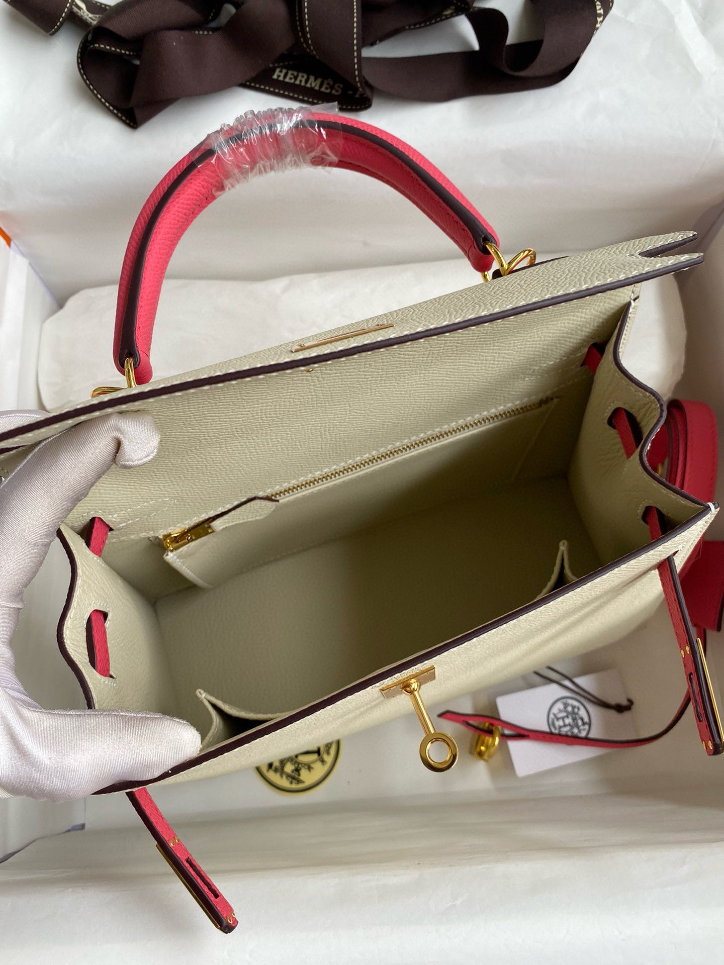 Hermes HSS Kelly Sellier 25 Bag in Craie and Rose Lipstick Epsom Calfskin - Image 9