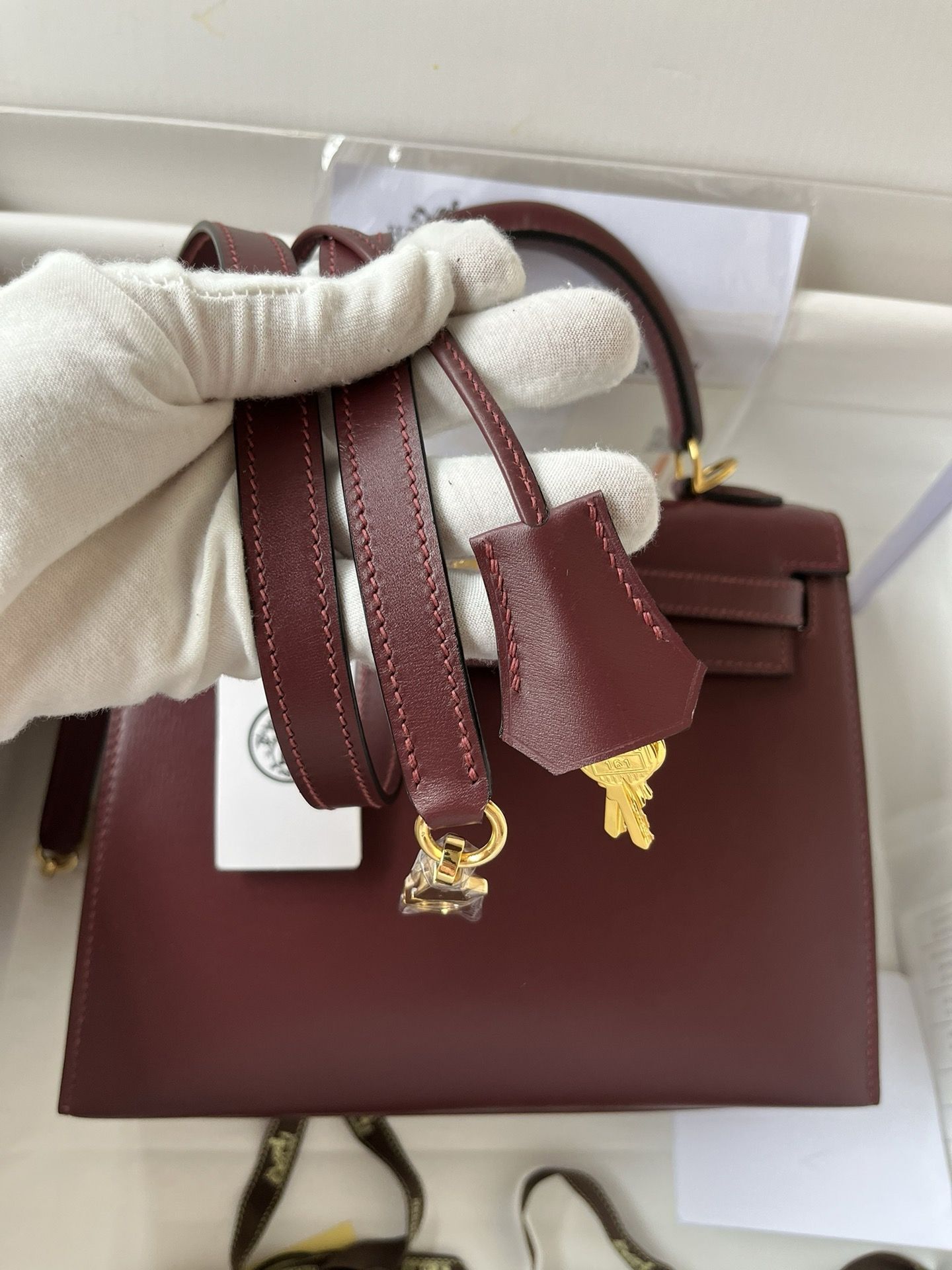 Hermes Kelly Sellier 25 Handmade Bag in Bordeaux Box Calfskin - Image 4