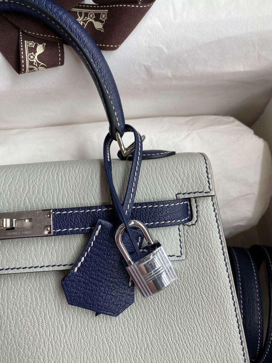 Hermes Kelly Sellier 25 Bicolor Bag in Pearl Grey and Blue Mysore Goatskin - Image 4