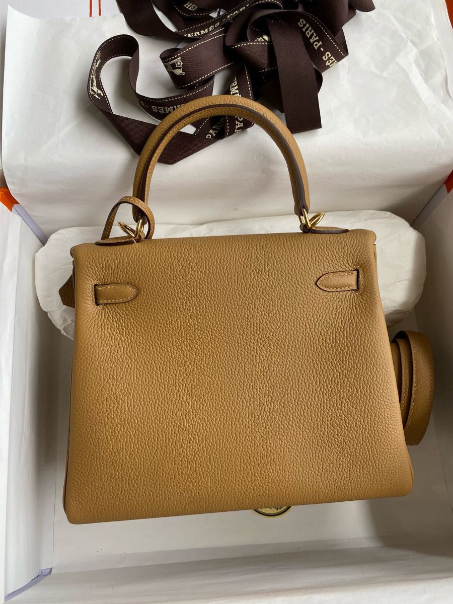 Hermes Kelly Retourne 25 Handmade Bag In Biscuit Clemence Leather - Image 3