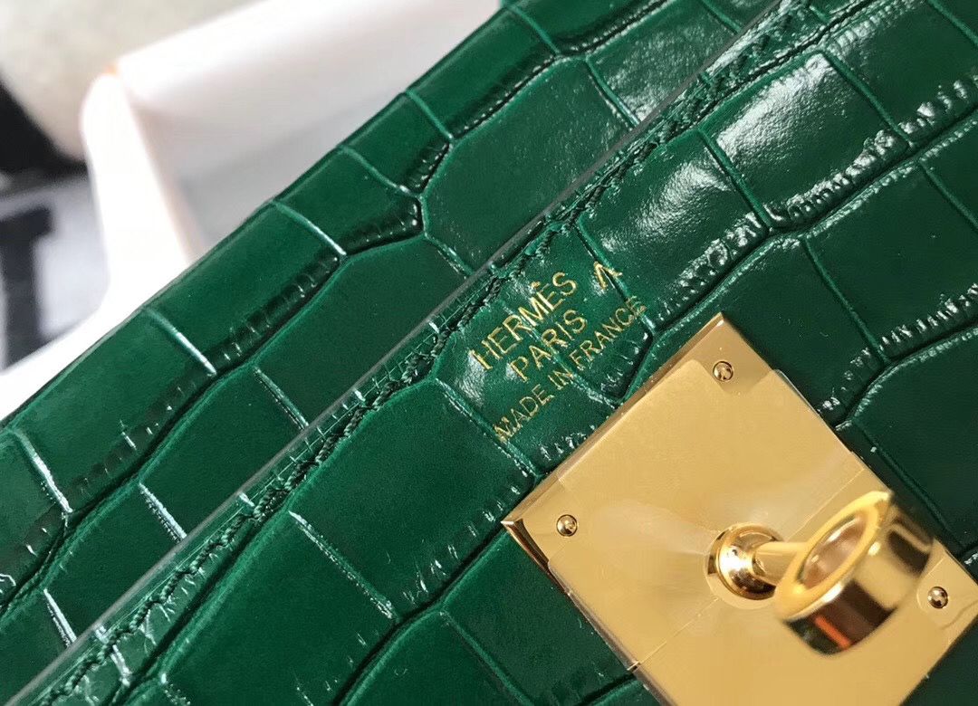 Hermes Kelly 25cm Handmade Bag In Green Embossed Crocodile Leather - Image 7