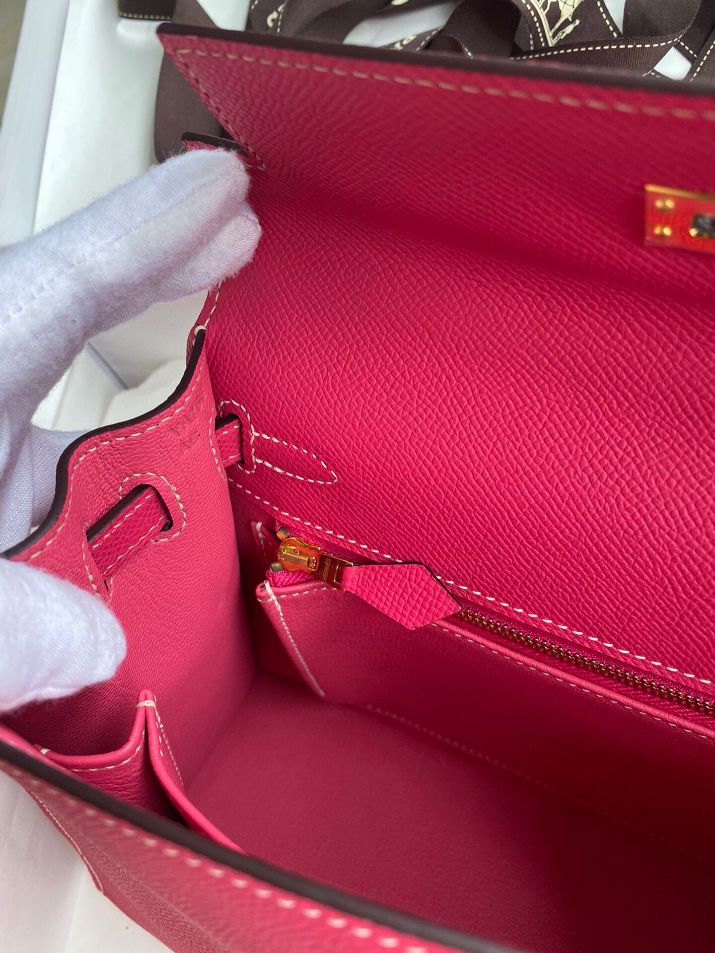 Hermes Kelly Sellier 25 Handmade Bag In Peach Epsom Calfskin - Image 9