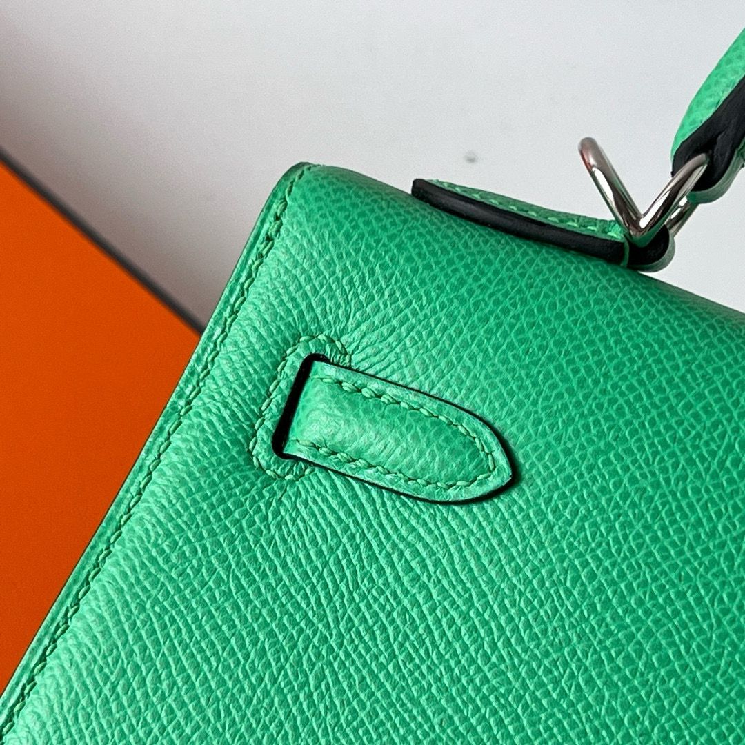 Hermes Kelly Sellier 25 Handmade Bag in Vert Comics Epsom Calfskin - Image 7