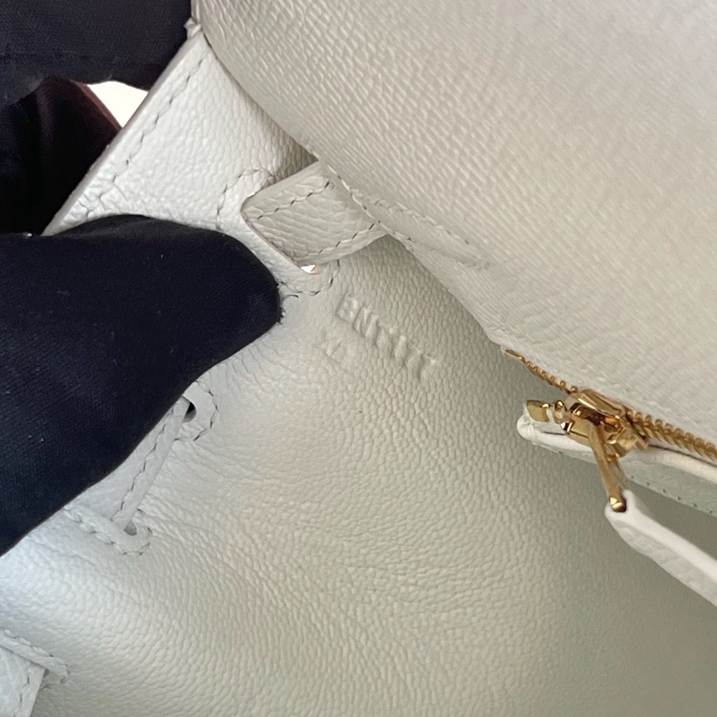 Hermes Kelly Sellier 25 Handmade Bag in White Epsom Calfskin - Image 8