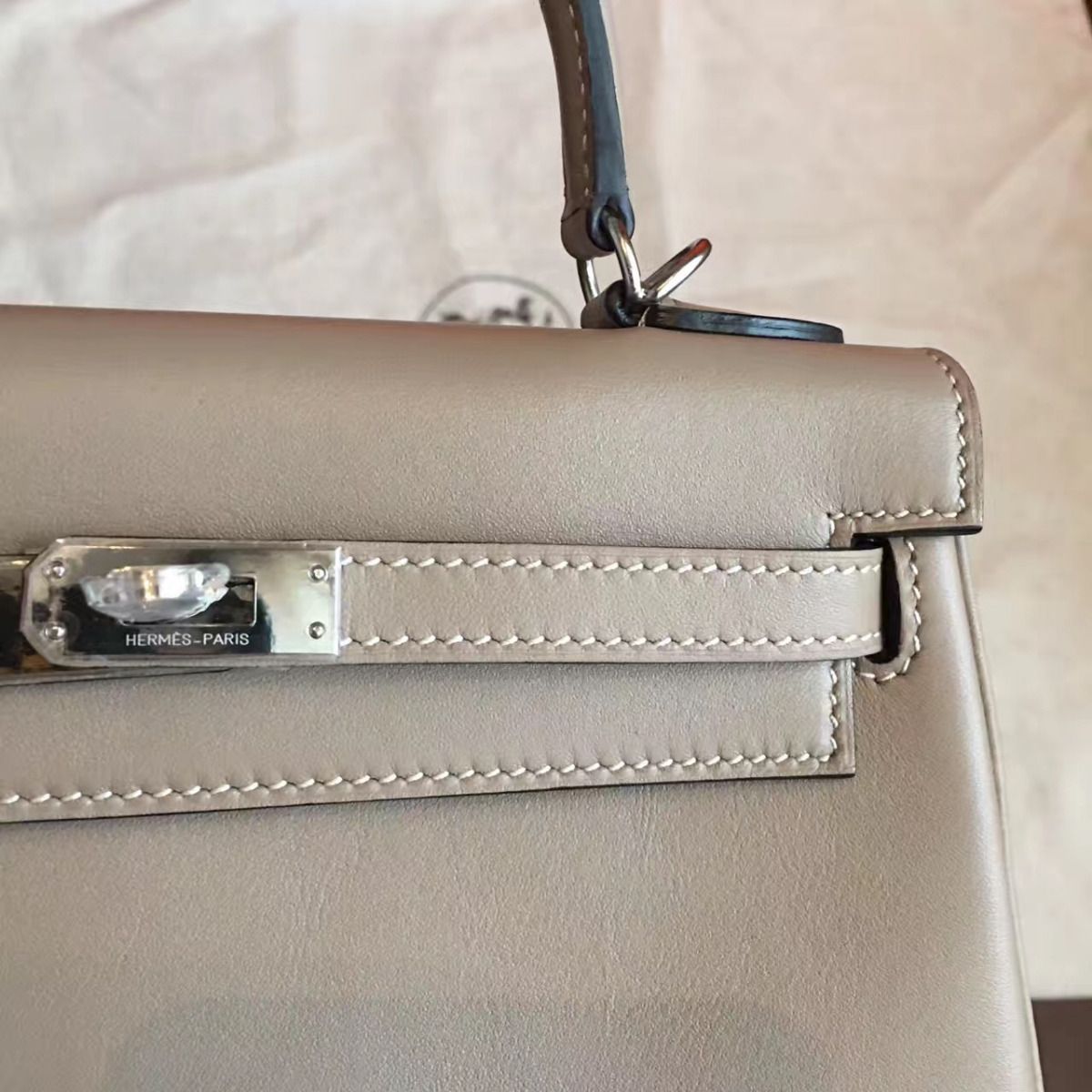 Hermes Kelly 25cm Retourne Handmade Bag In Grey Swift Leather - Image 5