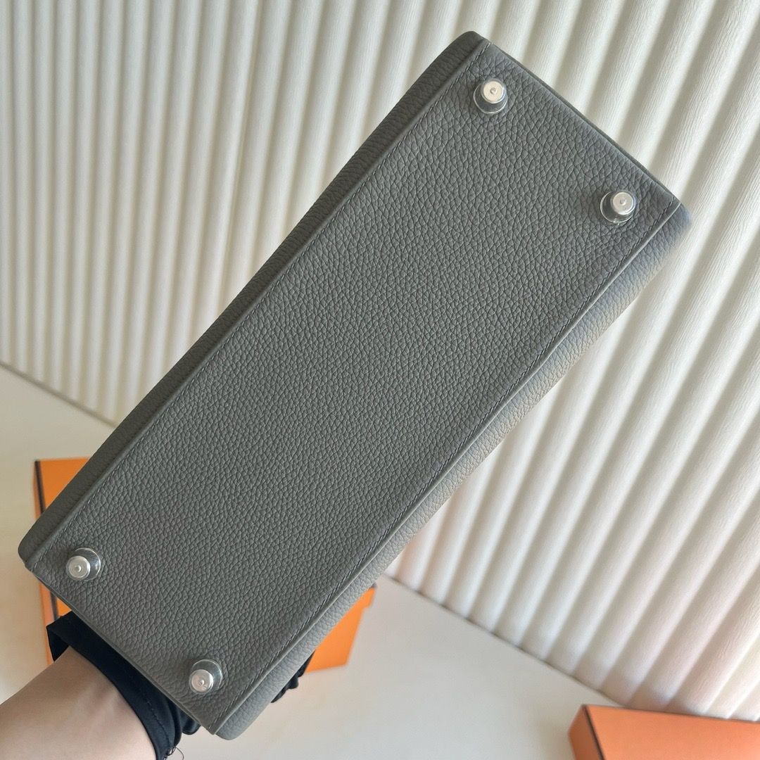 Hermes Kelly Retourne 28 Handmade Bag in Meyer Clemence Leather - Image 10